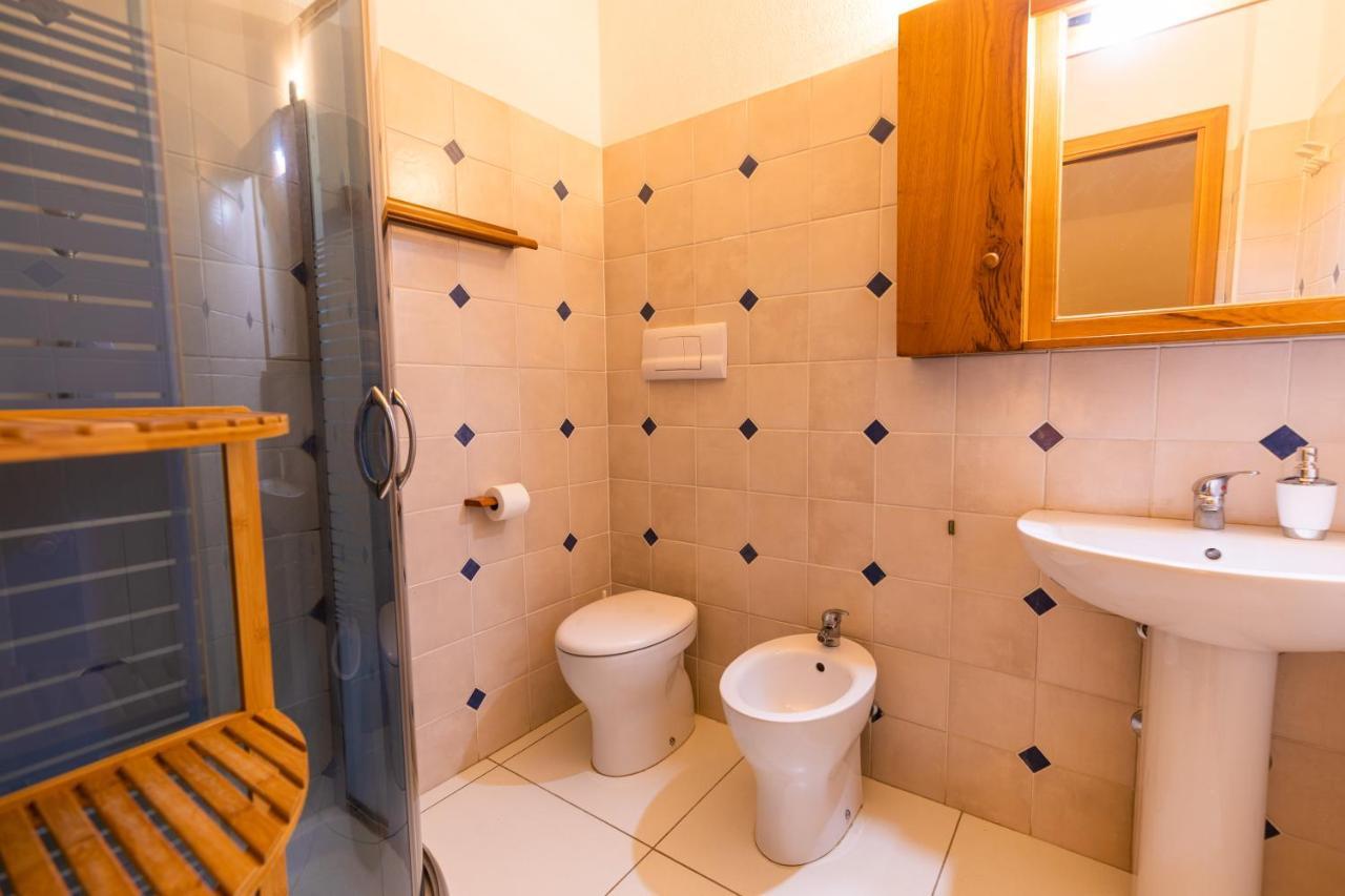 אולביה Theo'S Rooms מראה חיצוני תמונה